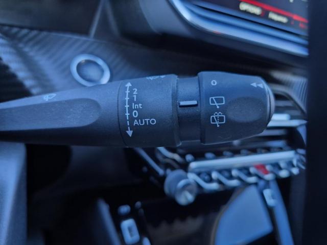 Peugeot 2008 image 6