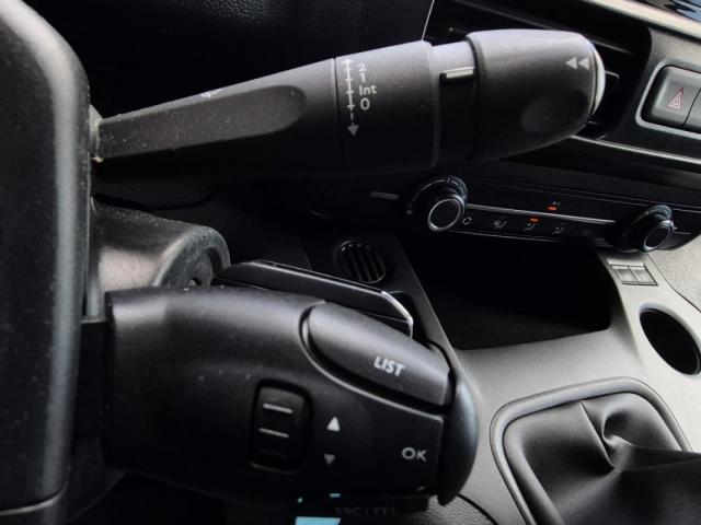 Peugeot Partner image 2