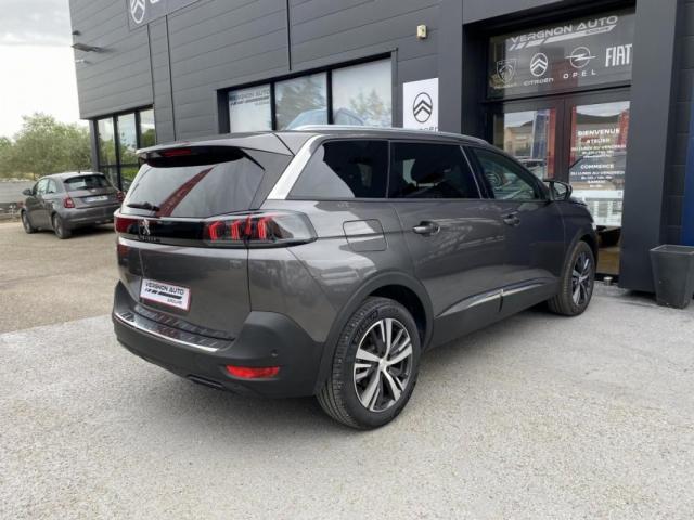 Peugeot 5008 image 1