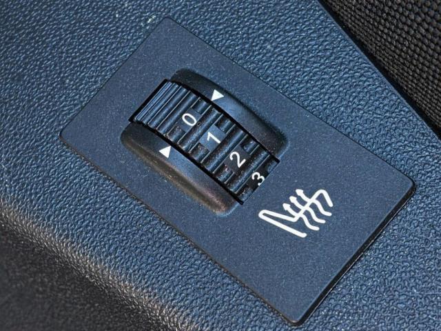 Peugeot 208 image 2