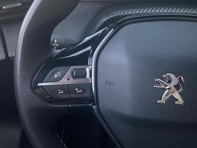 Peugeot 2008 image 8