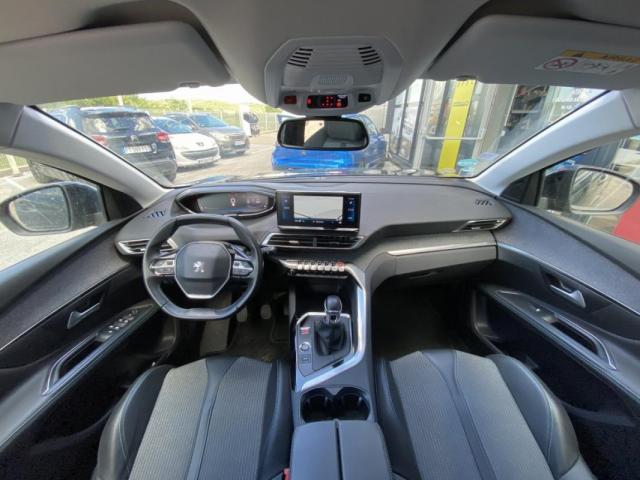 Peugeot 5008 image 1