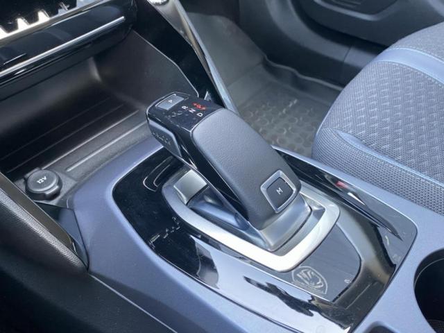 Peugeot 2008 image 8