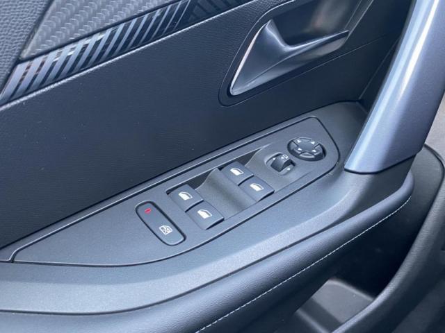 Peugeot 2008 image 3