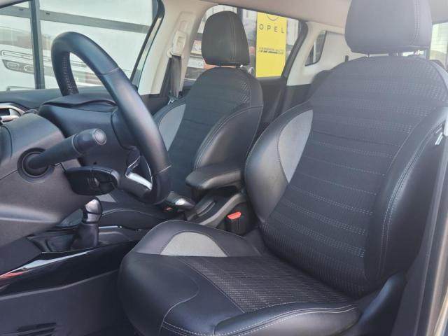 Peugeot 2008 image 1