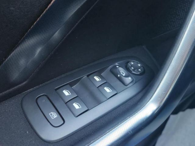 Peugeot 2008 image 3