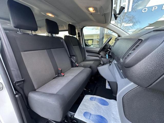 Peugeot Traveller image 9