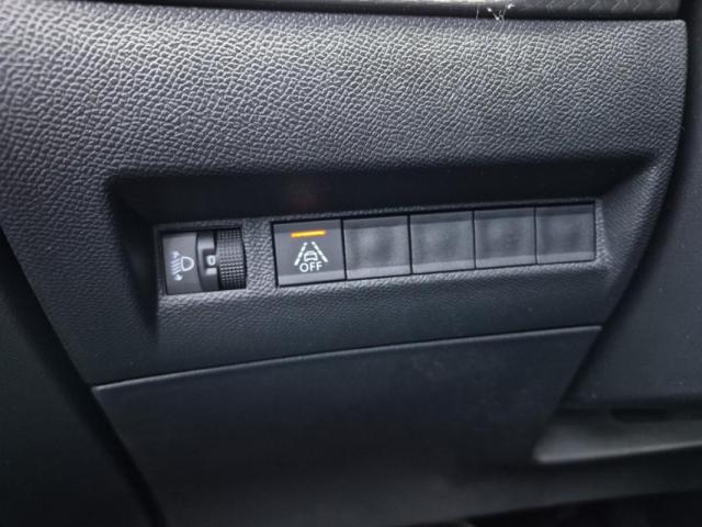 Peugeot 208 image 2