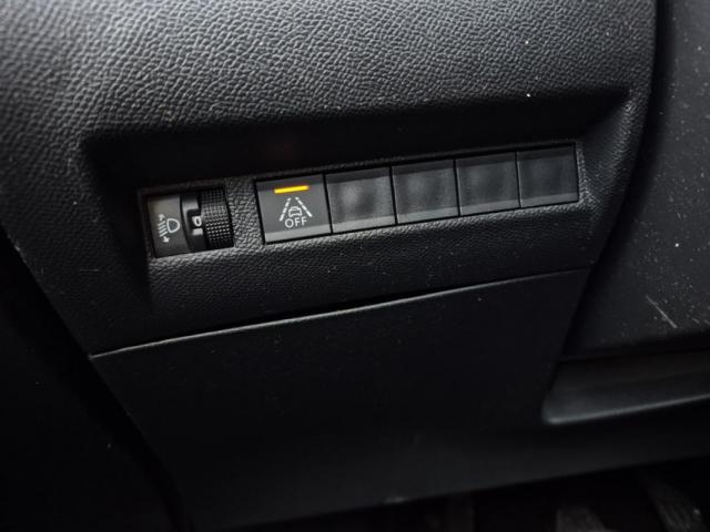Peugeot 208 image 6