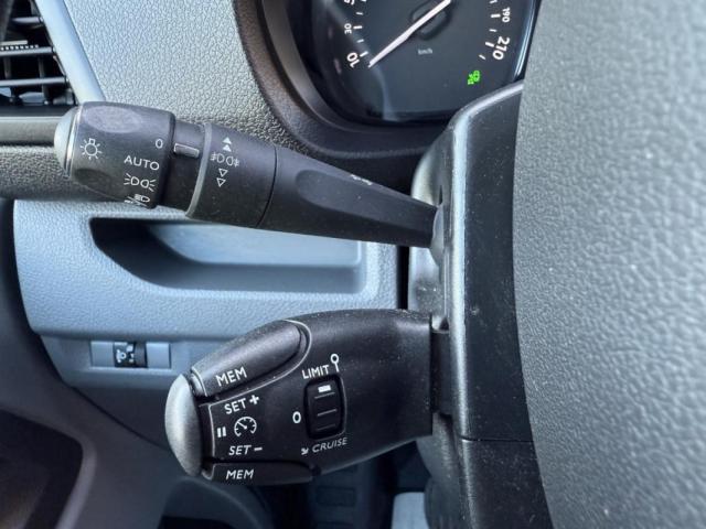 Peugeot Expert image 1