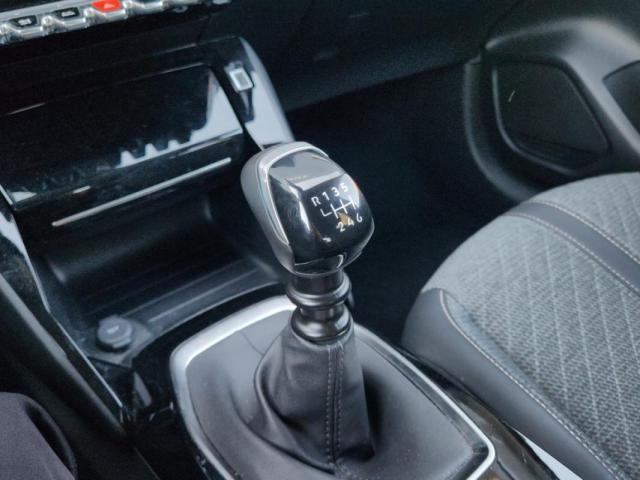 Peugeot 208 image 3