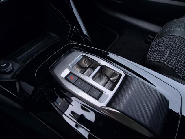 Peugeot E-208 image 8