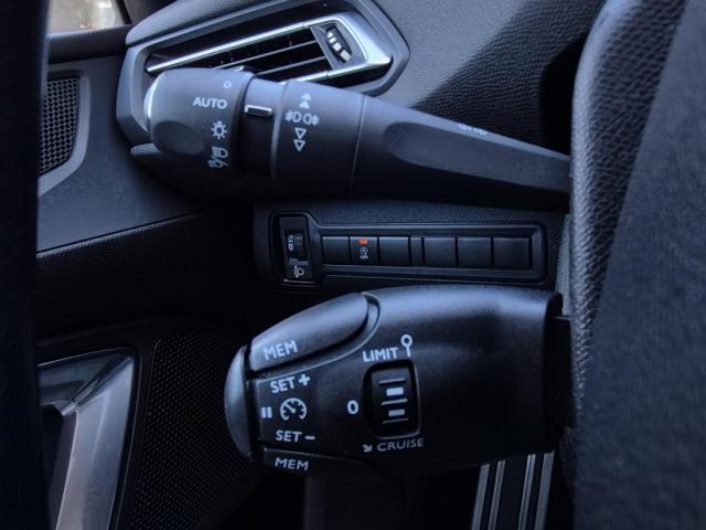 Peugeot 308 image 9