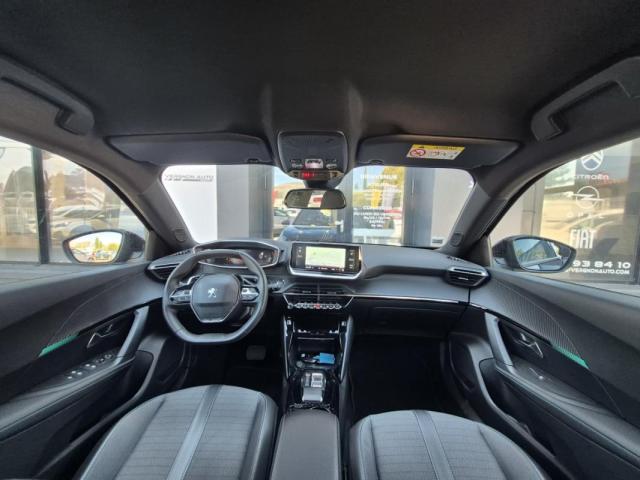 Peugeot 2008 image 8