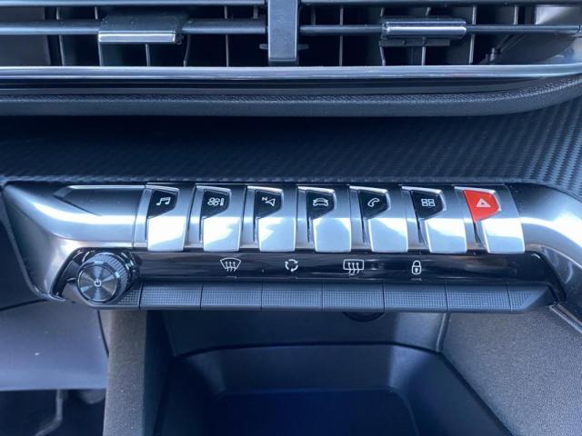 Peugeot 5008 image 1