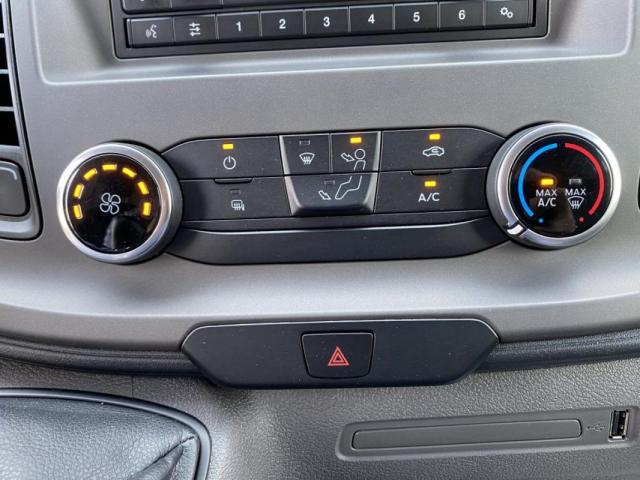 Ford Transit Custom image 4