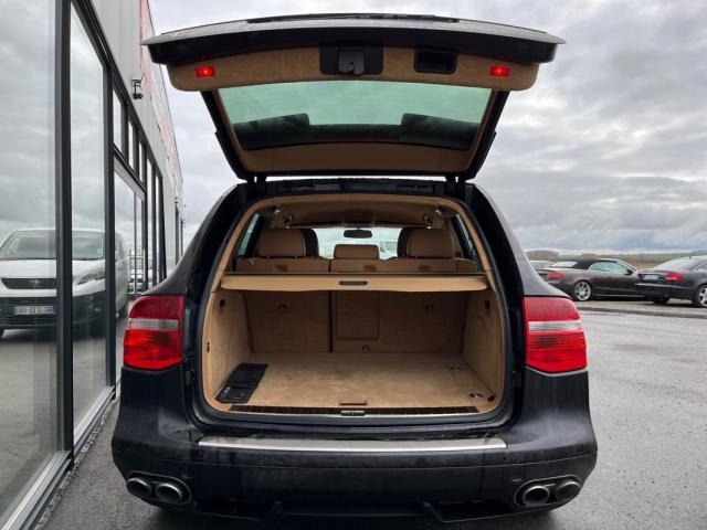 Porsche Cayenne image 2