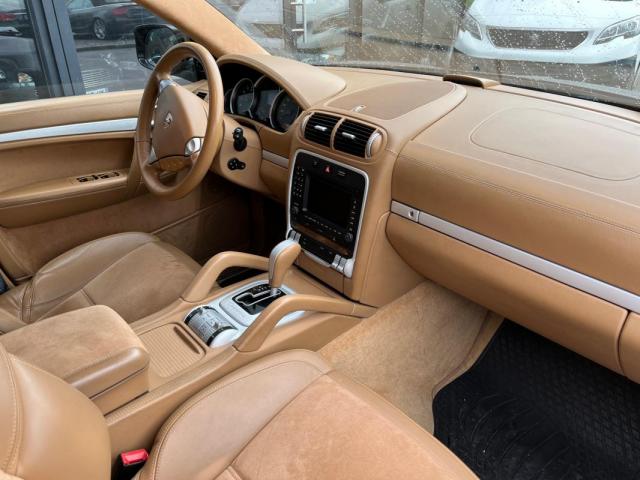 Porsche Cayenne image 6
