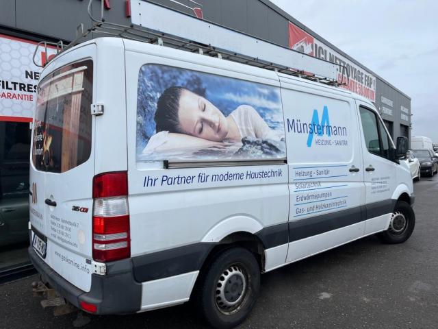 Mercedes Benz Sprinter image 2