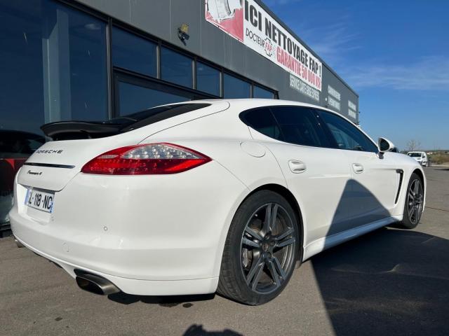 Porsche Panamera image 2