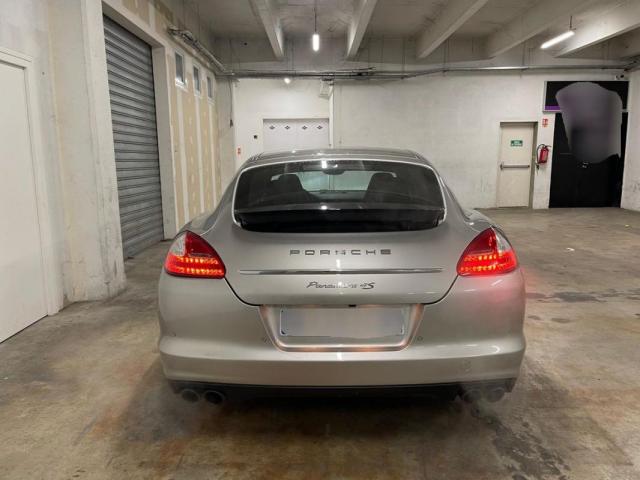 Porsche Panamera image 3