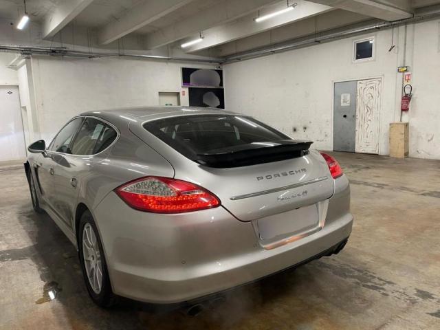 Porsche Panamera image 2