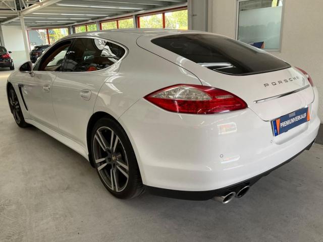 Porsche Panamera image 3