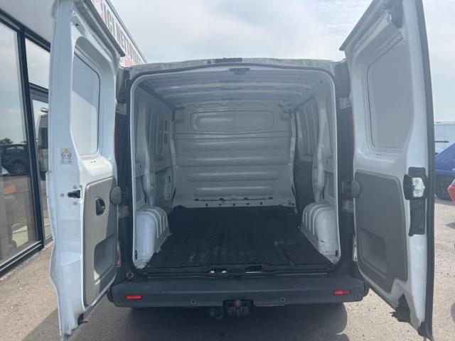 Renault Trafic image 2