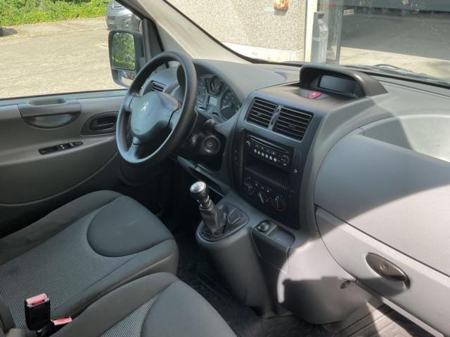 Peugeot Expert image 1