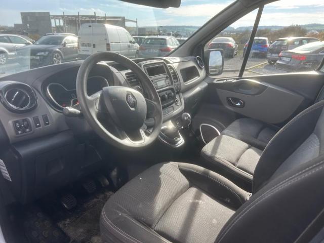 Renault Trafic image 2