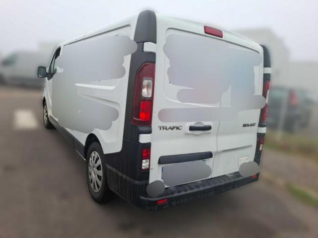 Renault Trafic image 2
