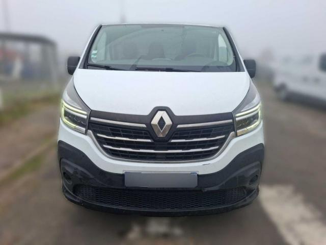 Renault Trafic image 2