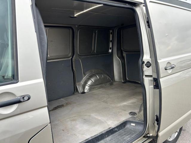 Volkswagen Transporter image 4
