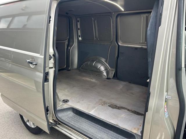 Volkswagen Transporter image 7
