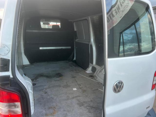 Volkswagen Transporter image 7