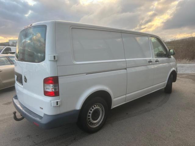 Volkswagen Transporter image 5