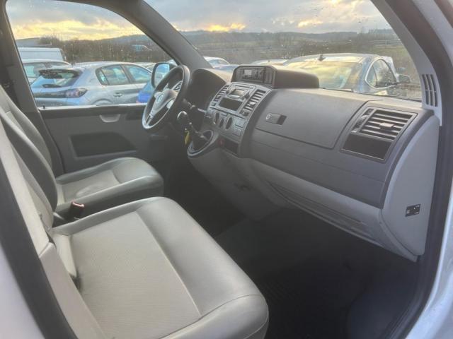 Volkswagen Transporter image 2