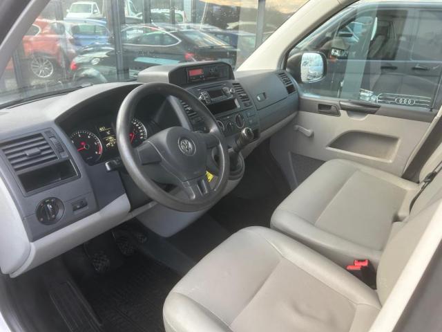 Volkswagen Transporter image 3