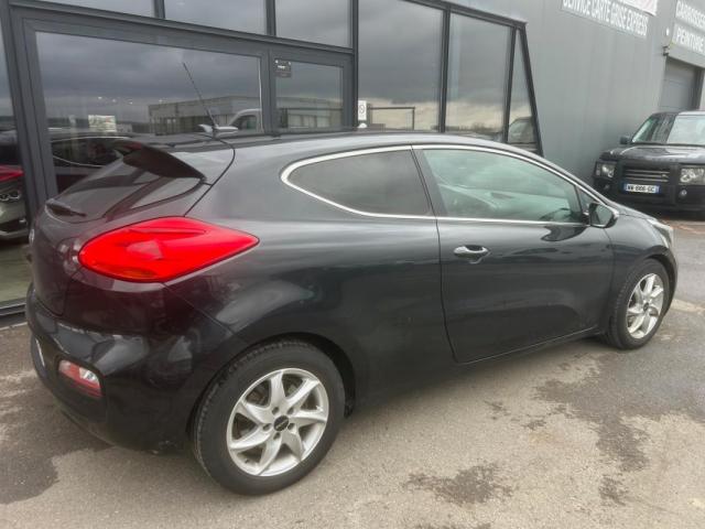 Kia Pro_cee'D image 1