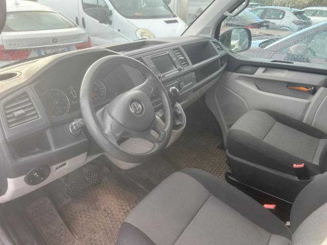 Volkswagen Transporter image 4