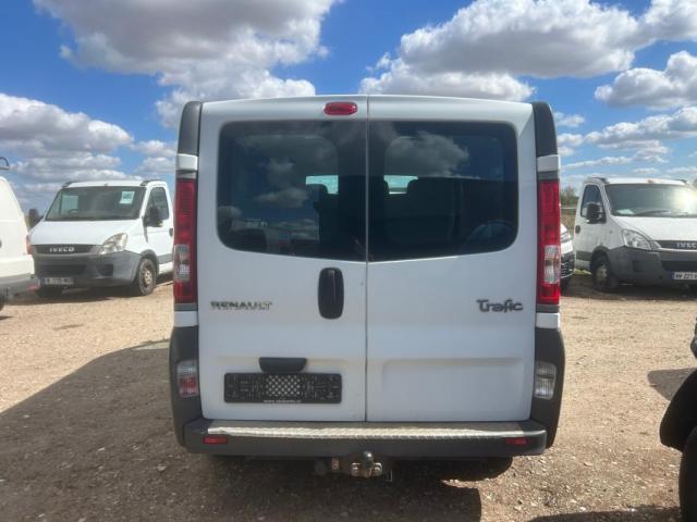 Renault Trafic image 2