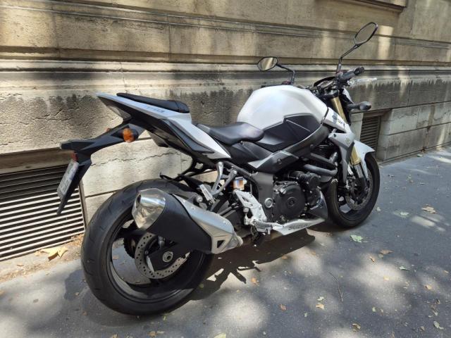 Suzuki Gsr 750 image 4