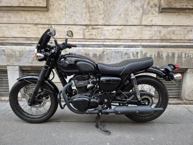 Kawasaki W800 image 2