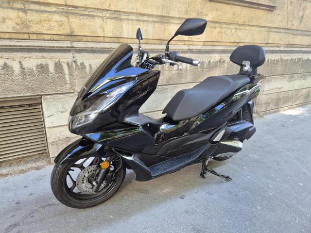 Honda Pcx image 4