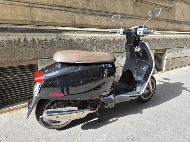V125 Special image 6