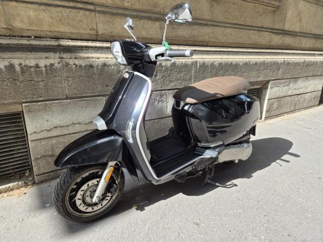 V125 Special image 1