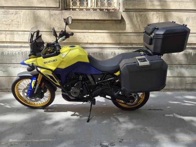 V Strom image 2