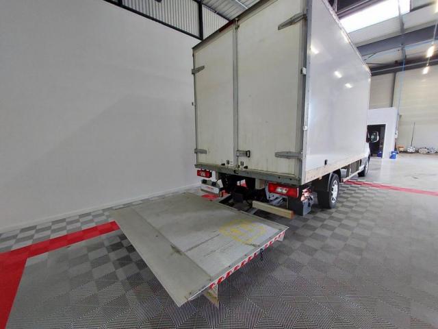 Ford Transit image 6