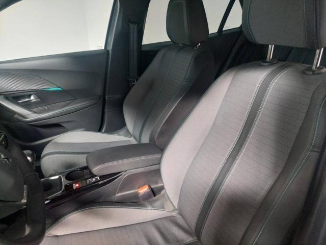 Peugeot 2008 image 2