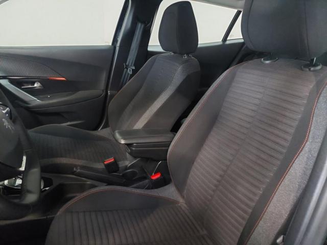 Peugeot 2008 image 3